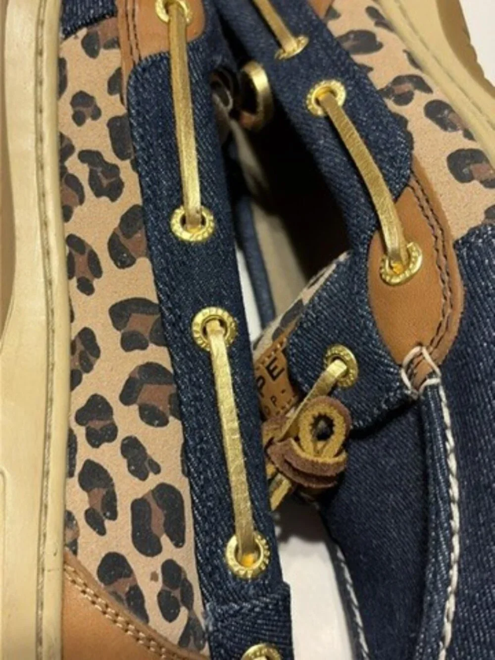 Sperry Angelfish Blue Denim Lepard Print Size 7.5M